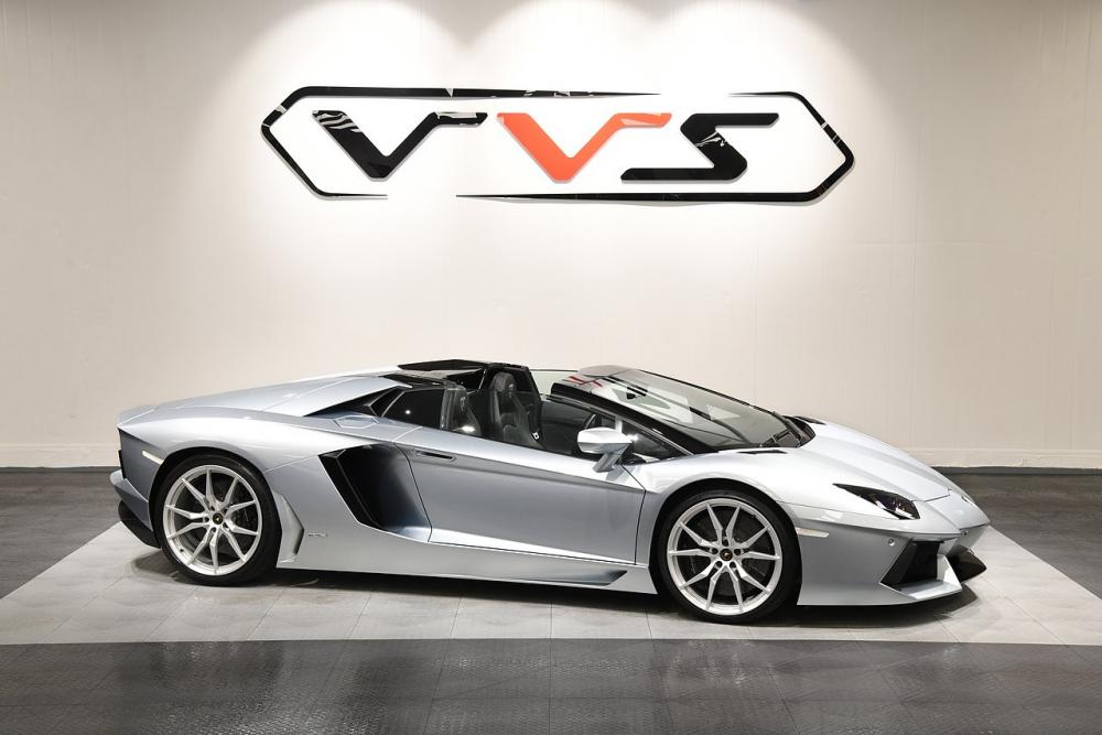 Lamborghini Aventador V12 LP 700-4  