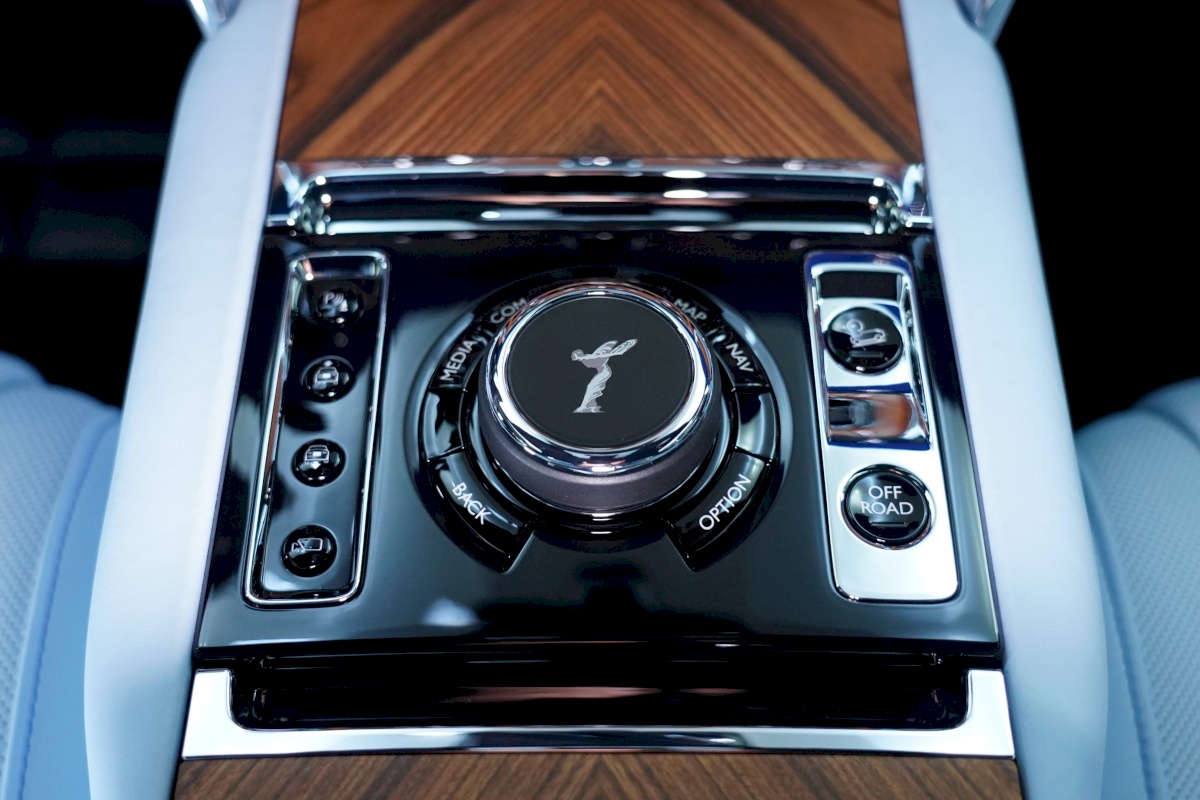 2019 Rolls Royce Cullinan by Onyx Concept