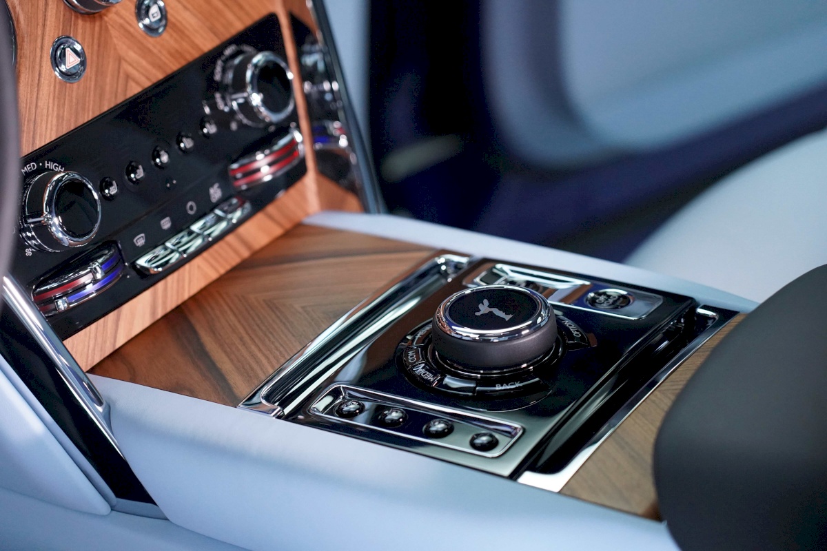 2019 Rolls Royce Cullinan by Onyx Concept