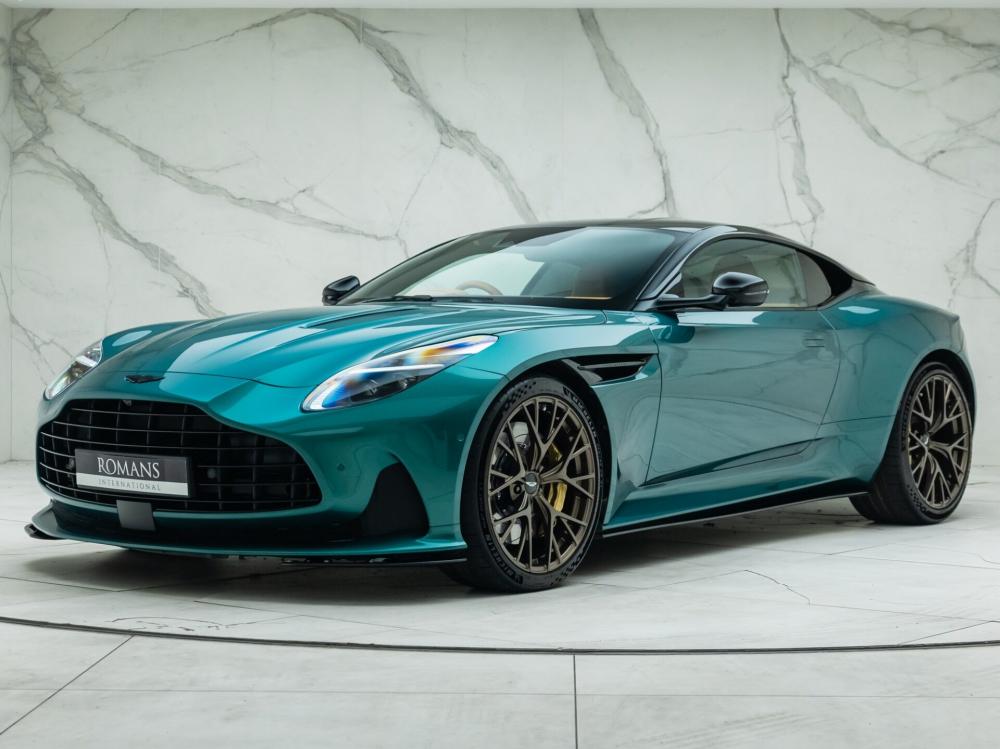 Aston Martin DB12 V8