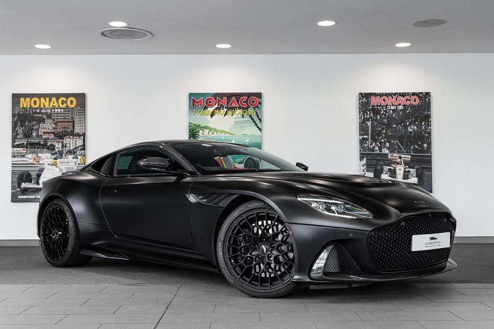  Aston Martin DBS V12 Ultimate 