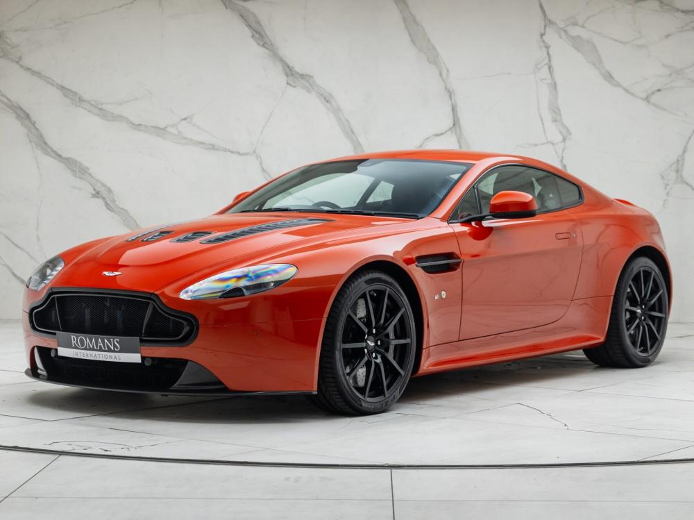 Aston Martin Vantage S V12