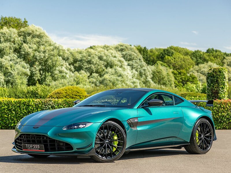                     Aston Martin Vantage V8 F1 Edition                