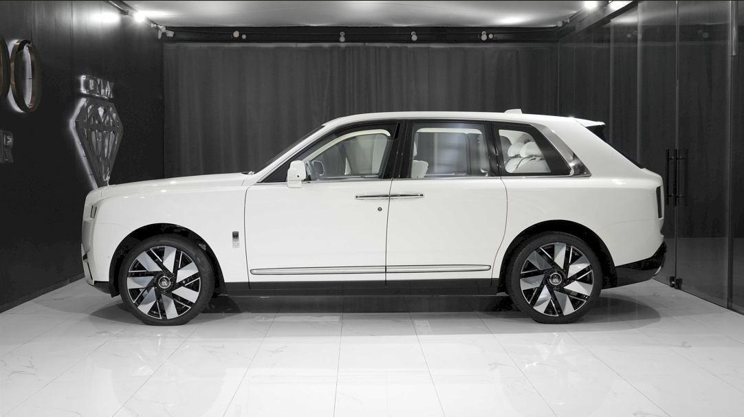 2025 Rolls Royce Cullinan Series II