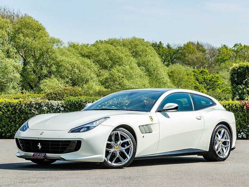                      Ferrari GTC4 Lusso T                