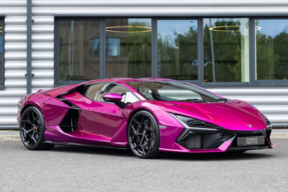 2024 Lamborghini Revuelto