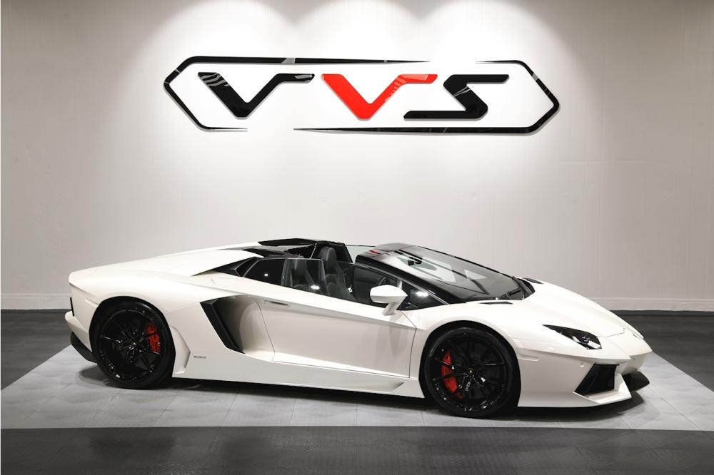 Lamborghini Aventador LP700-4 Roadster 