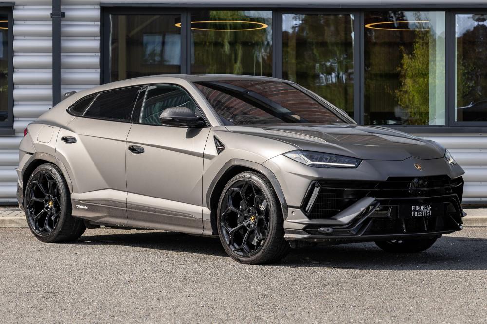 2023 Lamborghini Urus Performante