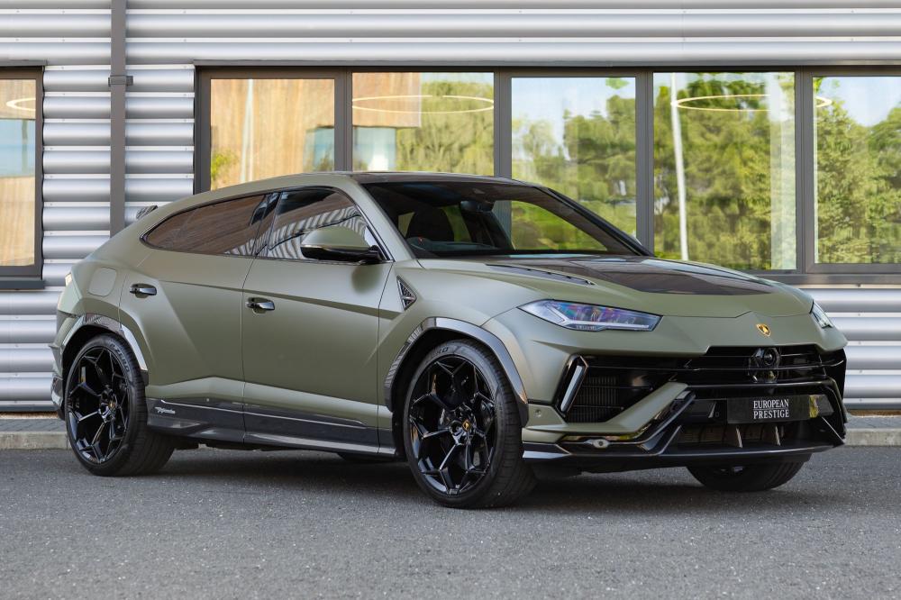2024 Lamborghini Urus Performante