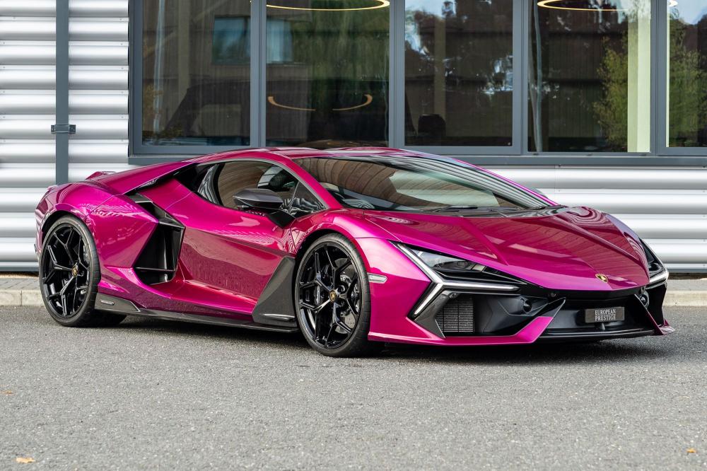 2024 Lamborghini Revuelto