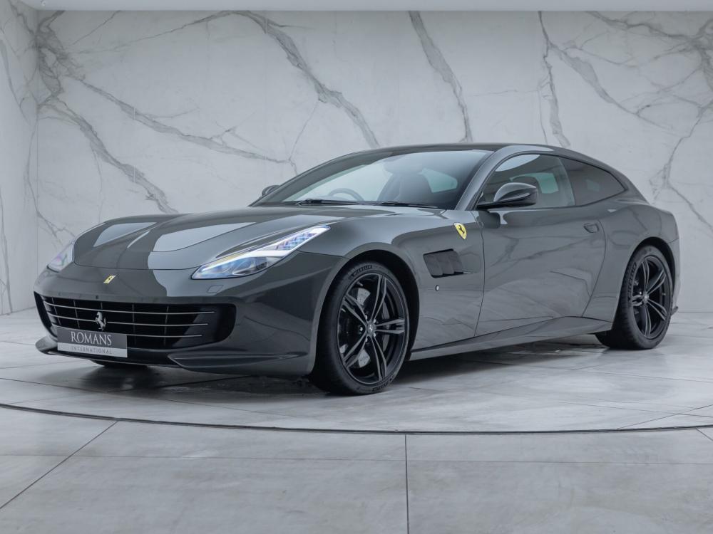 Ferrari GTC4 Lusso V12