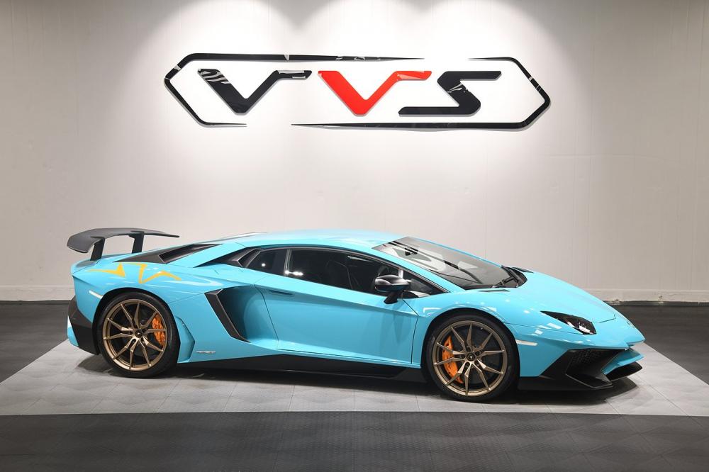 Lamborghini Aventador LP750-4 SV 