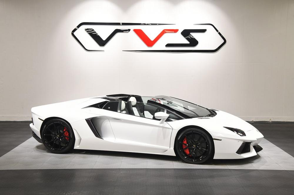 Lamborghini Aventador LP 700-4 Roadster 