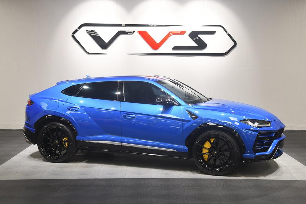 Lamborghini Urus V8 