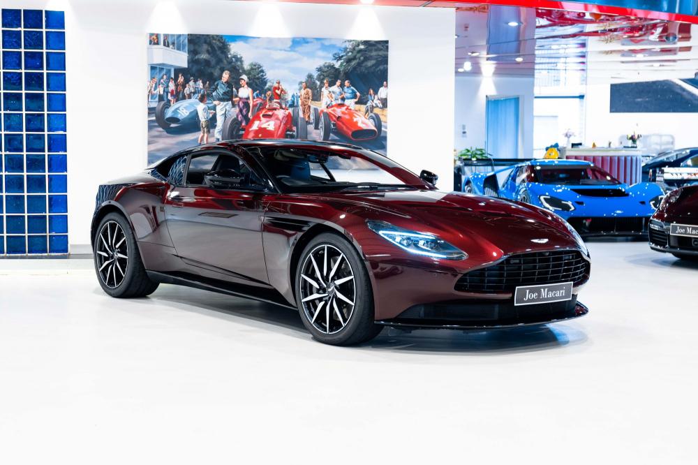 Aston Martin DB11 V8