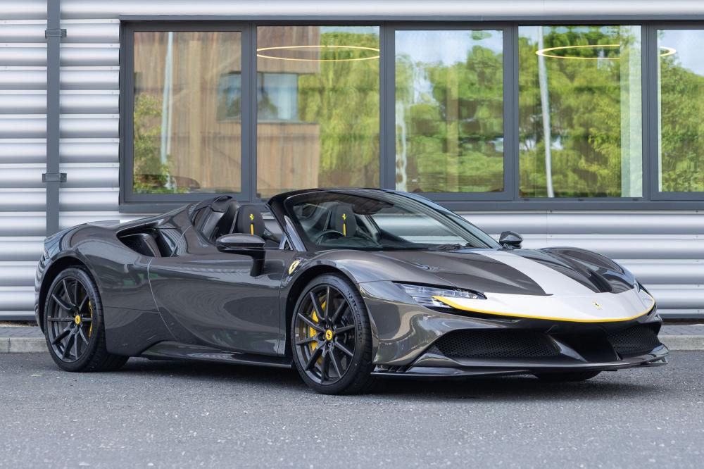 2022 Ferrari SF90 Spider Assetto Fiorano