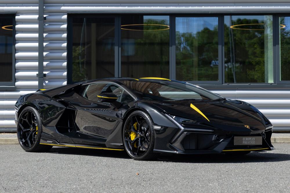 2025 Lamborghini Revuelto