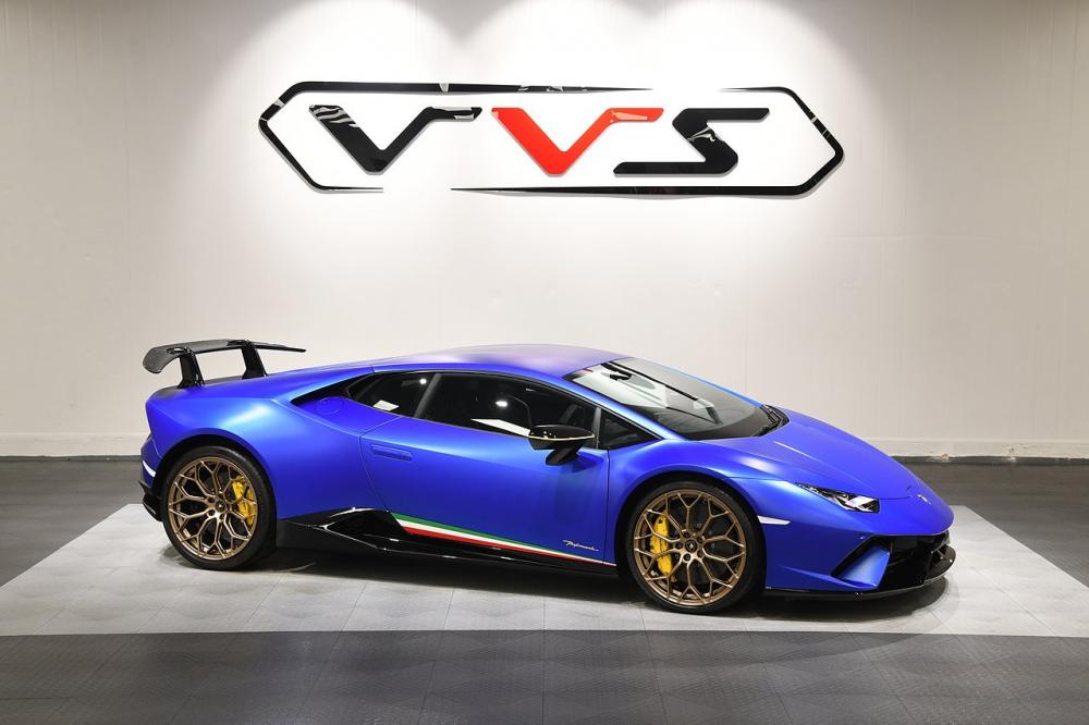 Lamborghini Huracan LP640-4 Performante 