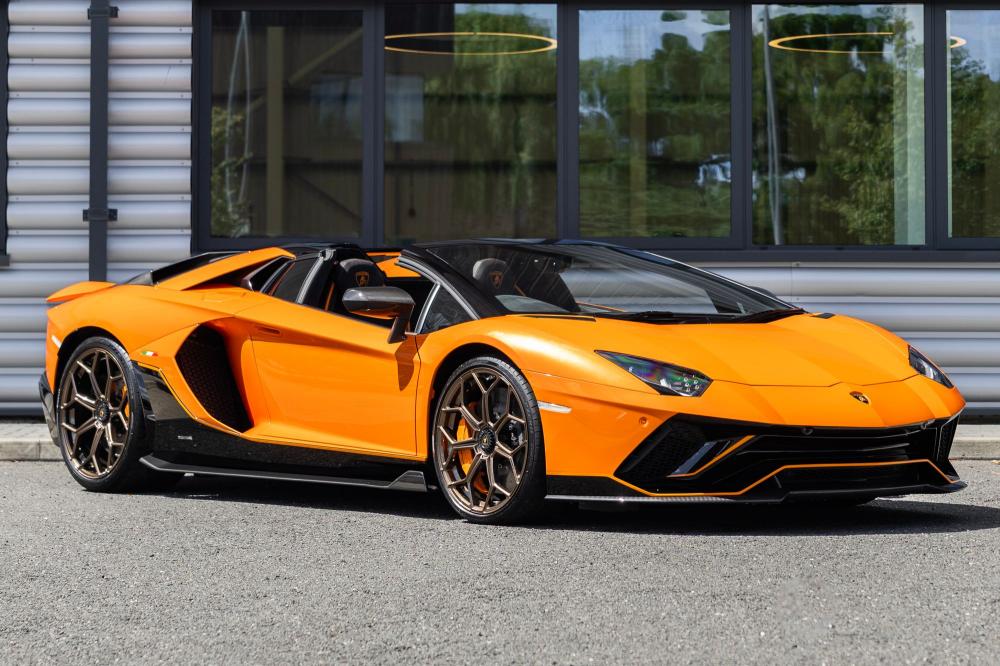 2022 Lamborghini Aventador Ultimae