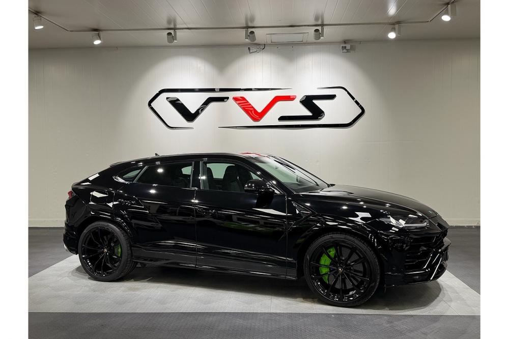 Lamborghini Urus V8 