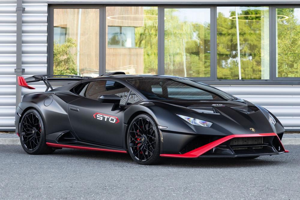 2022 Lamborghini Huracan STO