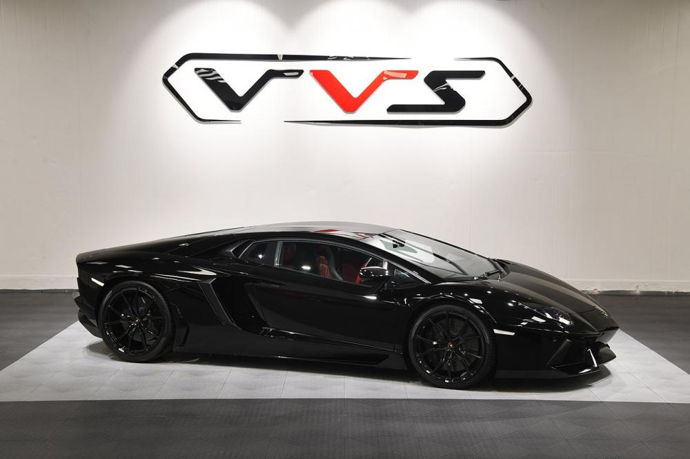 Lamborghini Aventador LP 700-4 